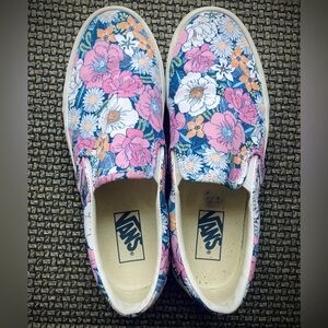 *SOLD* Vans pink floral slip-ons